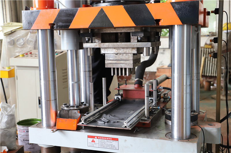 漁網(wǎng)墜成型液壓機(jī) 漁網(wǎng)墜成型液壓機(jī)