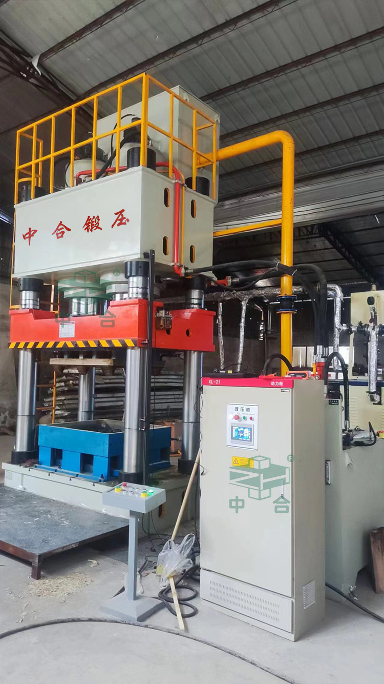 1250噸四柱液壓機(jī) 1250噸四柱液壓機(jī)