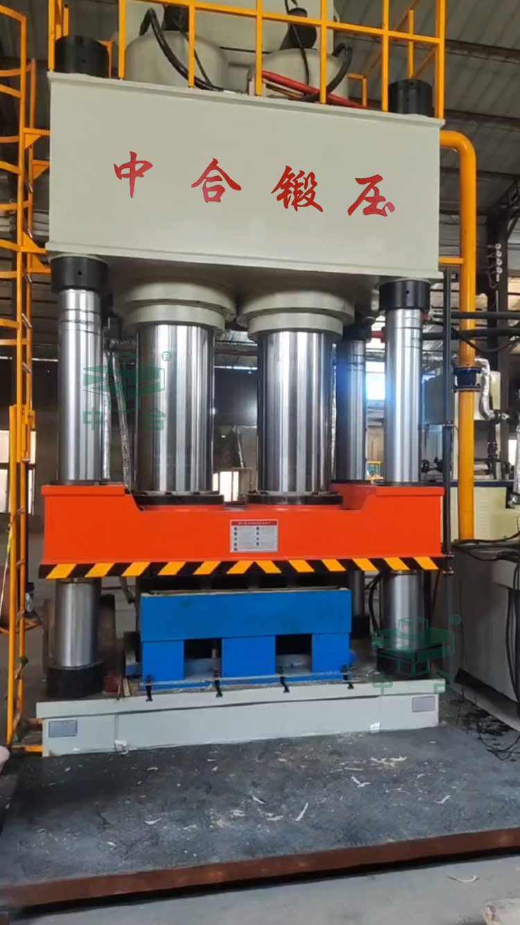 1250噸四柱液壓機(jī)熱壓木屑托盤(pán).jpg 1250噸四柱液壓機(jī)熱壓木屑托盤(pán).jpg