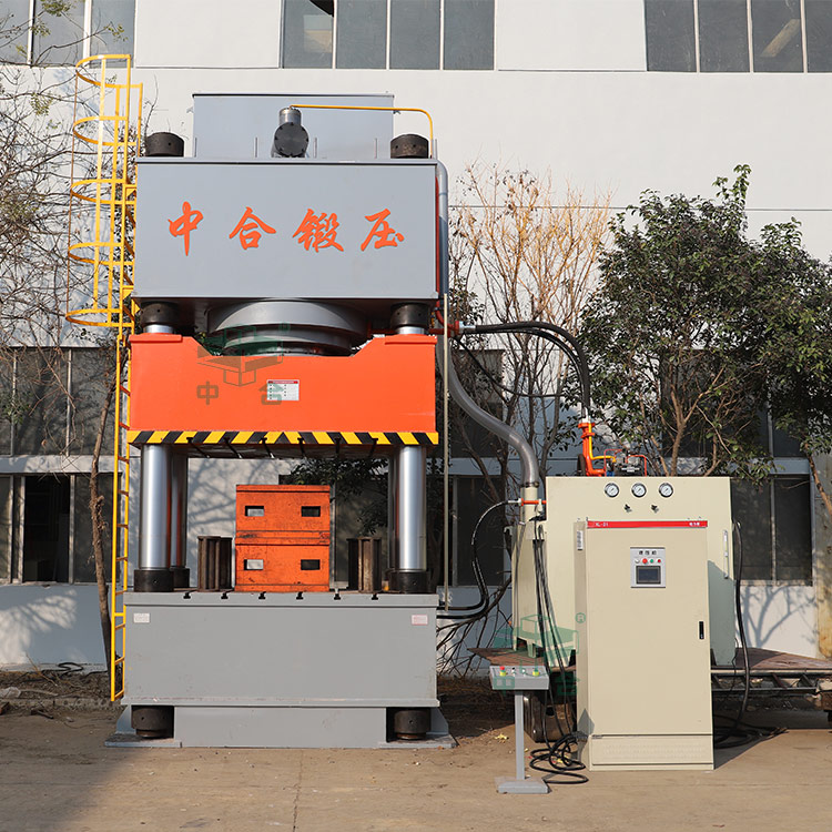 2000噸三梁四柱液壓機(jī)(單缸).jpg 2000噸三梁四柱液壓機(jī)(單缸).jpg