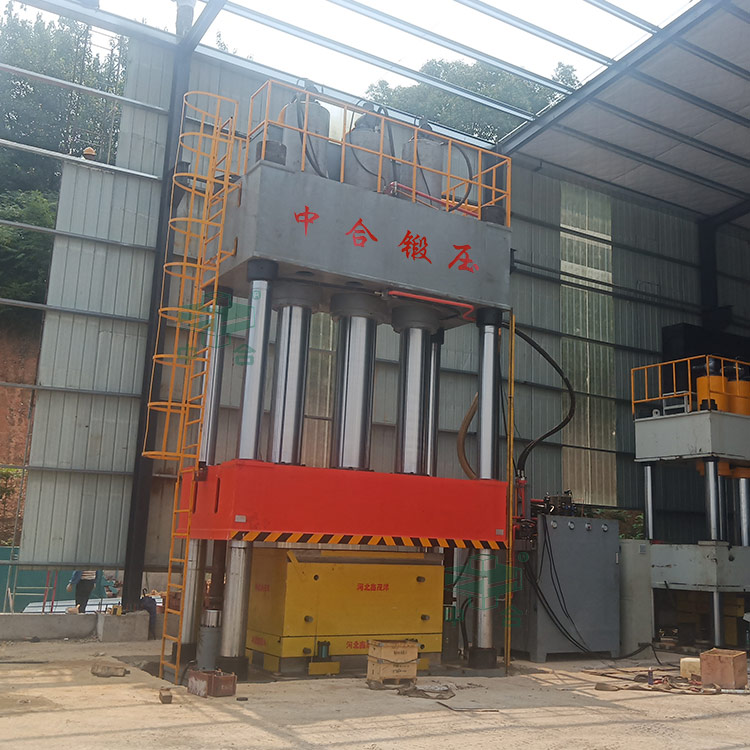 2000噸SMC復(fù)合材料液壓機(jī).jpg 2000噸SMC復(fù)合材料液壓機(jī).jpg