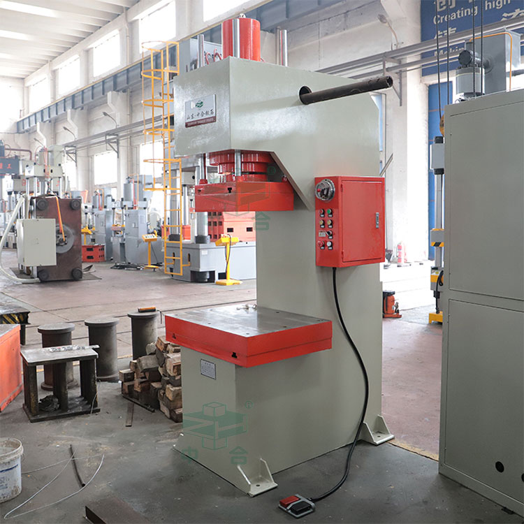 63噸單臂液壓機(jī).jpg 63噸單臂液壓機(jī).jpg