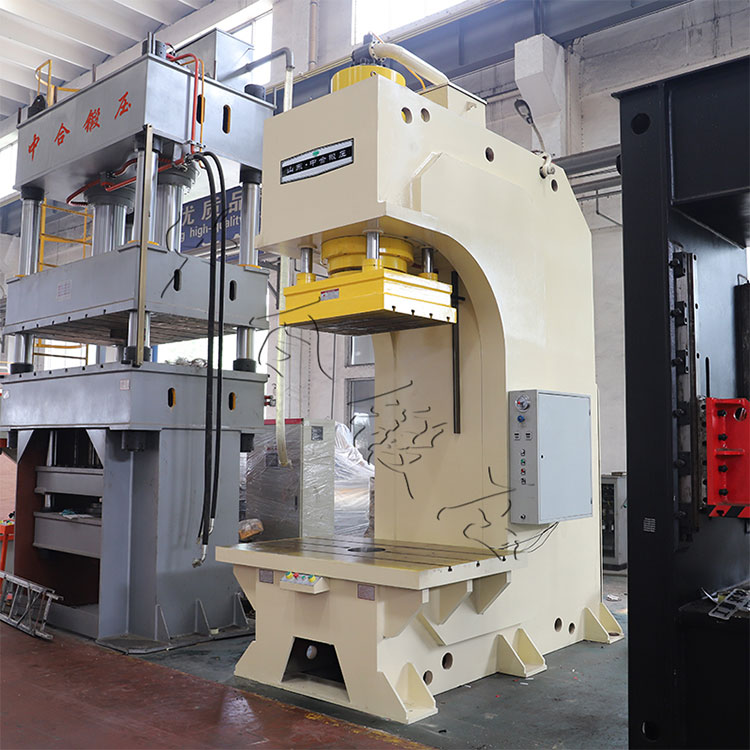 500噸單臂液壓機(jī).jpg 500噸單臂液壓機(jī).jpg