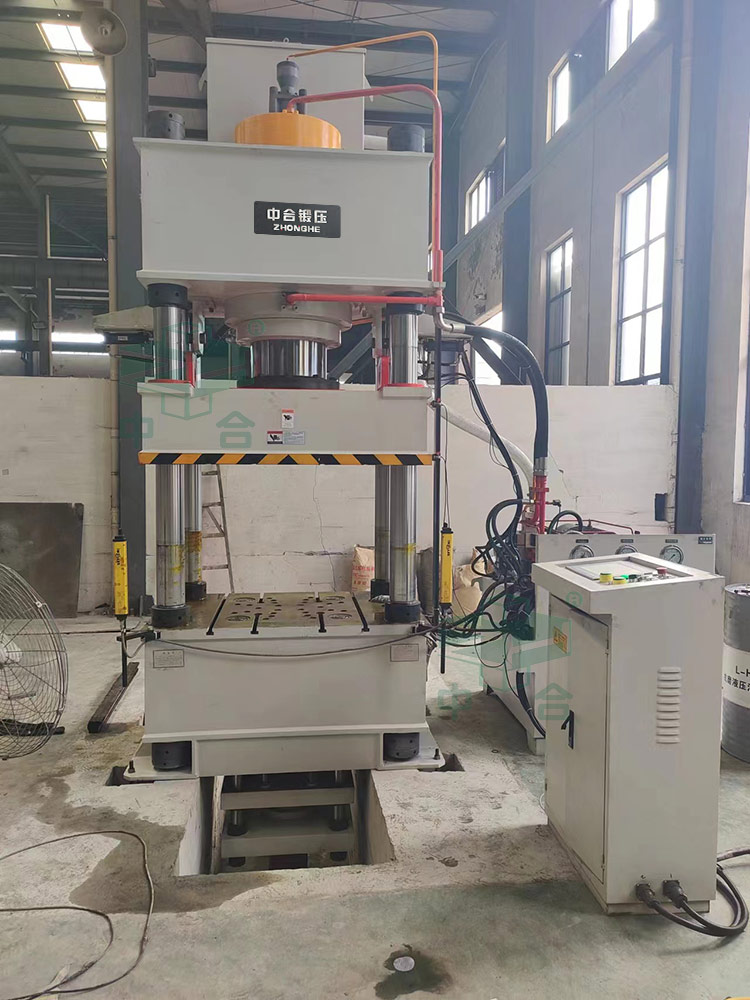 400噸拉伸機(jī)帶液壓墊.jpg 400噸拉伸機(jī)帶液壓墊.jpg