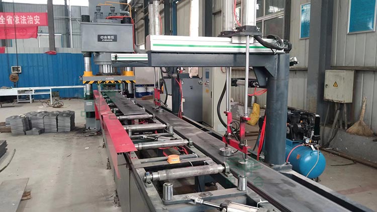 500噸錨桿托盤自動化生產(chǎn)線.jpg 500噸錨桿托盤自動化生產(chǎn)線.jpg