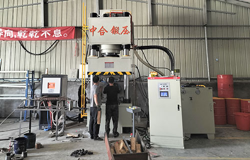 如何選擇適合的500噸四柱液壓機(jī)？