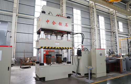 模壓塑料托盤需要多大噸位的液壓機設(shè)備？