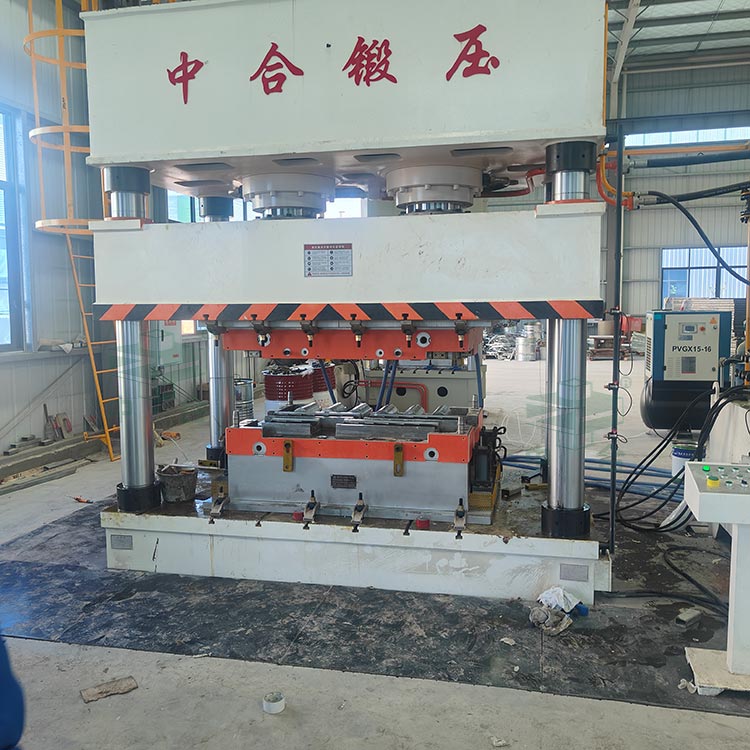 630噸仿古樹脂瓦成型液壓機(jī)