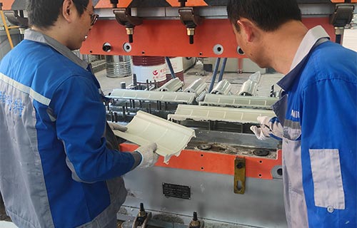 630噸四柱液壓機(jī)-仿古樹(shù)脂瓦成型設(shè)備