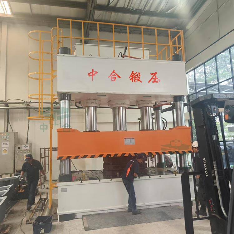 1000噸四柱液壓機(jī).jpg
