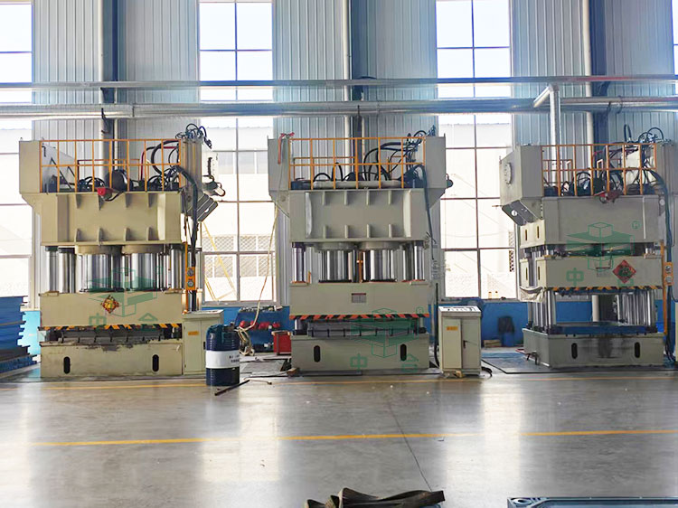 3600噸液壓機(jī).jpg 3600噸液壓機(jī).jpg