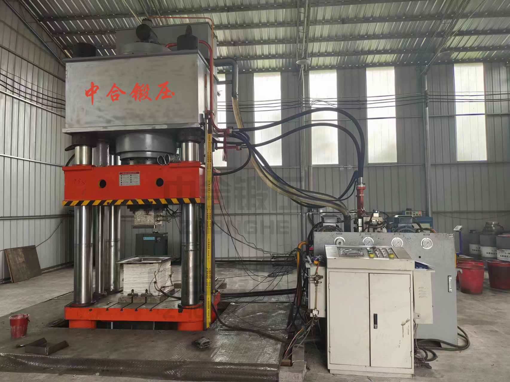 匣缽液壓機(jī) 匣缽液壓機(jī)