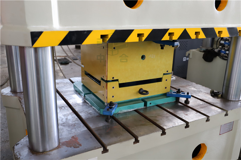 芳綸纖維頭盔模具 芳綸纖維頭盔模具