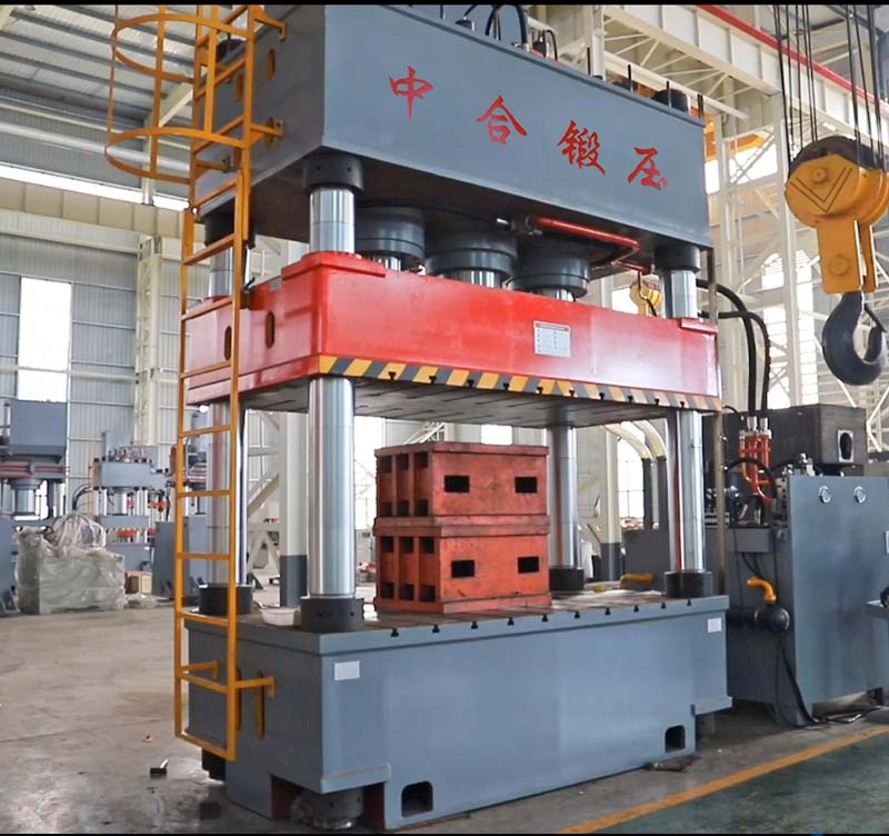 1500噸三梁四柱液壓機(jī)的參數(shù)、價格(圖2)