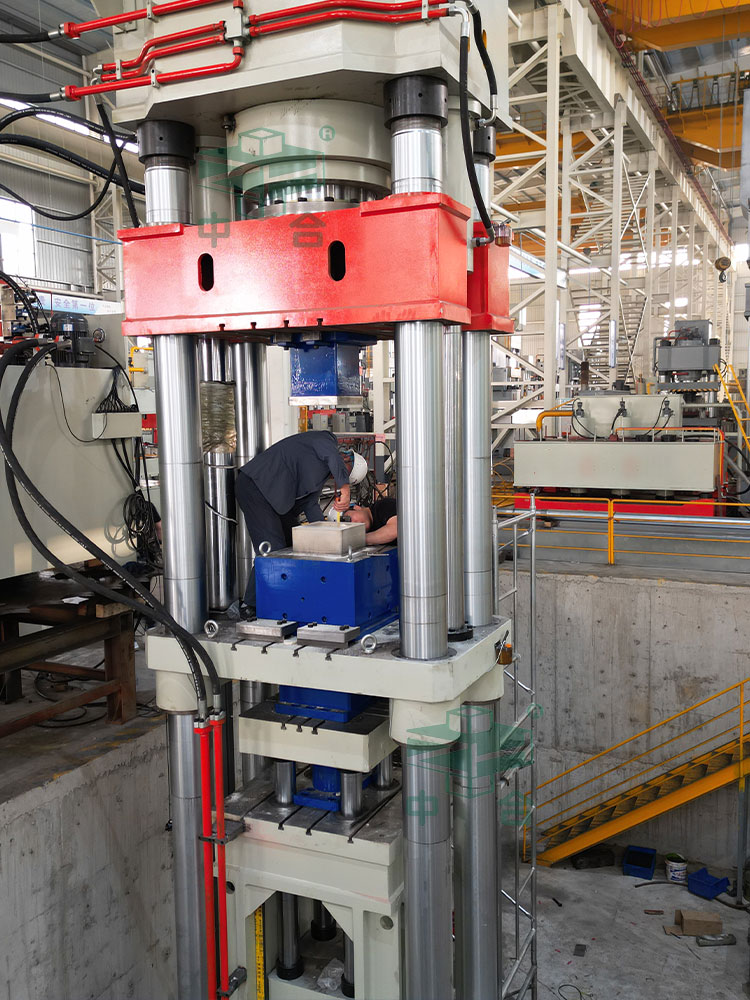 莫來石匣缽液壓機試機成功 莫來石匣缽液壓機試機成功